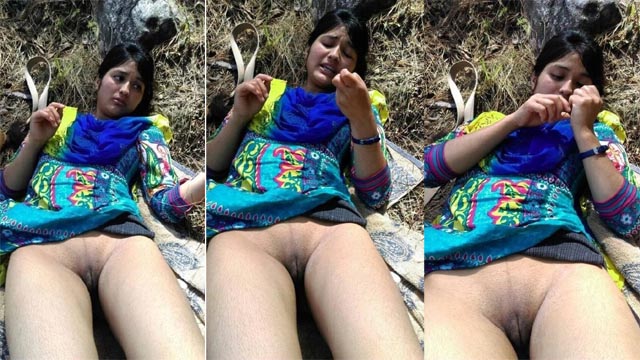 Today Exclusive – Extremely Beautiful Village Girl Leaked Video