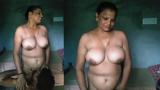 Mature bhabhi Pussy licking by lover