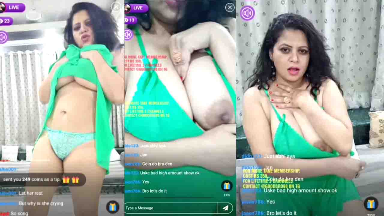 Sapna Sappu MILF first time ever nude flashing in live