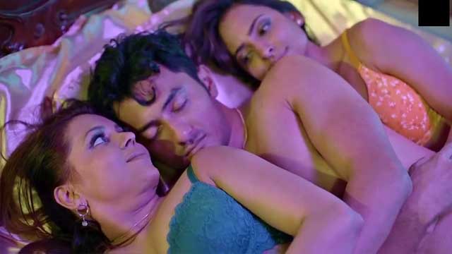 Bhavna Rokade and Pooja Poddar Hot scene in Gandii Baat