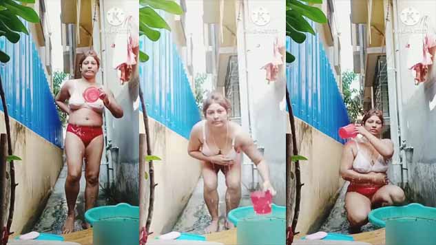 YOUTUBER Bhabi Bathing Outdoor in Bra And Panty Watch Now 