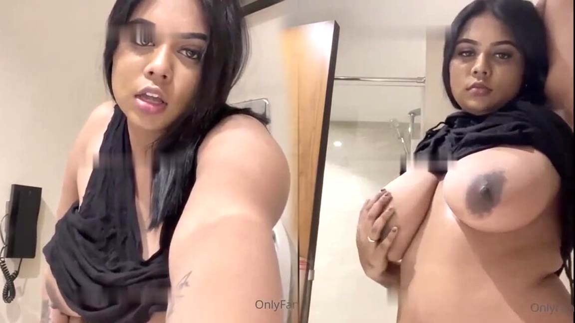Oasi Das in Black Showing Boobs on OnlyFans Live