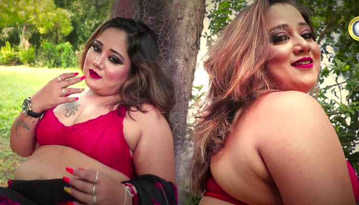 Horny booby riya bhabhi huge cleavage hot navel armpit show photoshoot