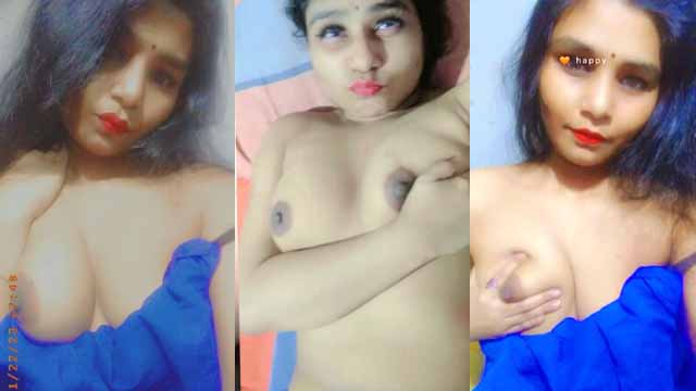Sexy Indian girl Showing Boobs  and Pussy