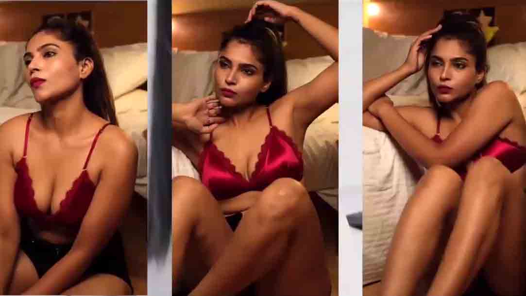 Tanya Chaudhari Hottest show